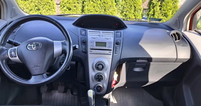Toyota Yaris cena 14500 przebieg: 192000, rok produkcji 2006 z Kraków małe 56